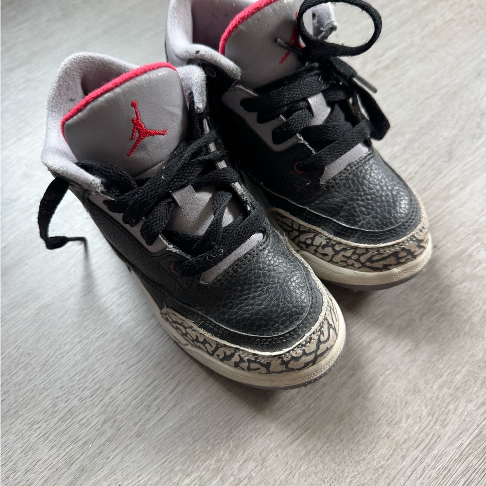 Jordan Kids Black and Red Sneakers